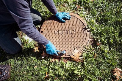 Septic Tank vs. Sewer System