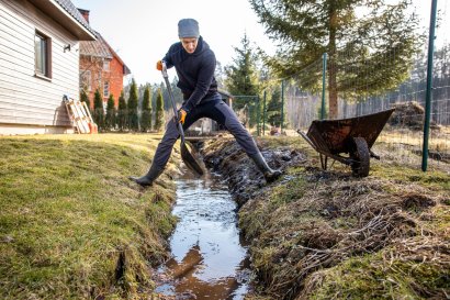 Tired of a Swampy Yard? A Yard Drain Might Be the Fix You Need